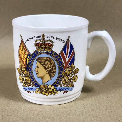 Vintage queen elizabeth ii - vintage,