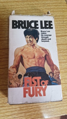 Very rare bruce lee fist - rare,