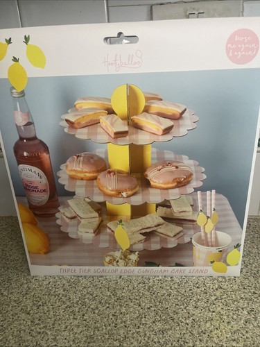Three tier scollop gingham - x,