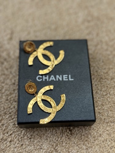 Chanel paris button - paris,