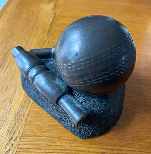 Brass cricket ball bails - brass,