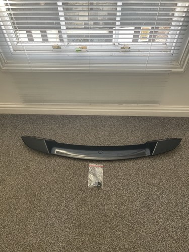 Black rear tailgate roof - black,