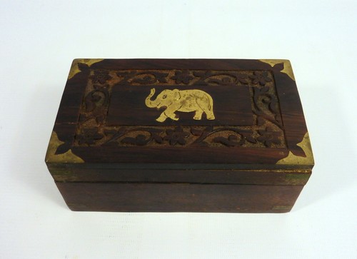 Wooden lidded trinket - trinket, with