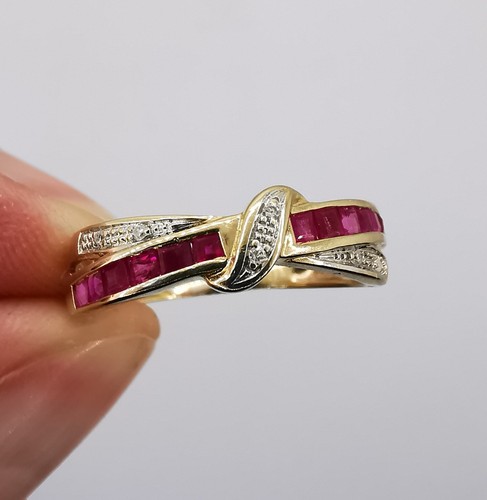 9ct gold ruby - gold, and