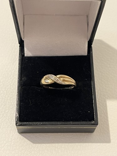 9ct yellow gold diamond - yellow,