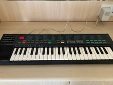 Yamaha 44 Key electronic keyboard with 99 orchestral voices and different tempos