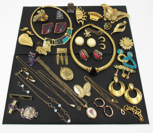 Vintage estate gold tone - gold,