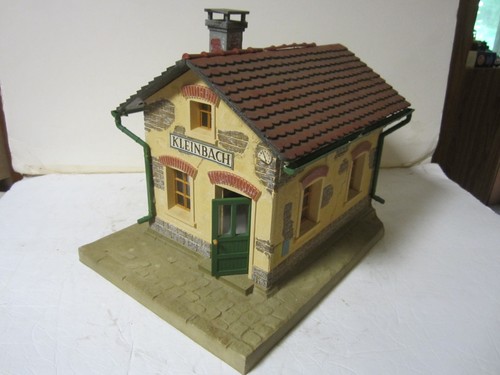 Pola scale station building - scale,