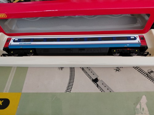 Hornby r4415b east - hornby, midlands