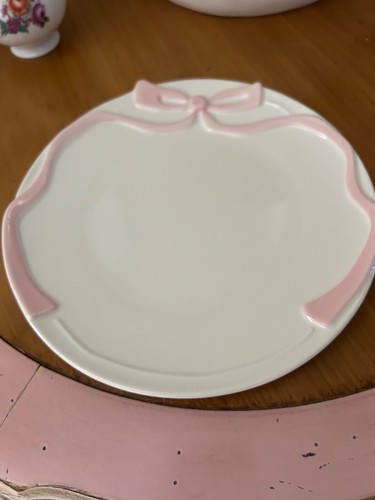 Next plate white with - white, pink