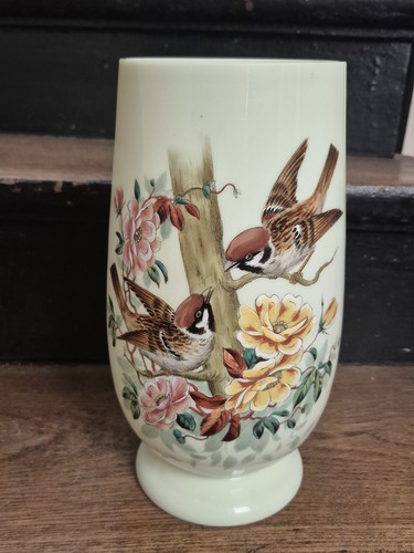 Opaline vase decor - , birds