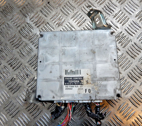 Genuine 2004 toyota corolla - 2004-09,