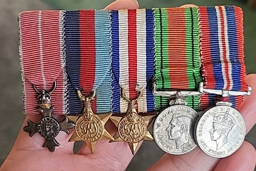 Ww2 miniature medal group - miniature,