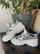 Size 5, 38 US  -Burberry