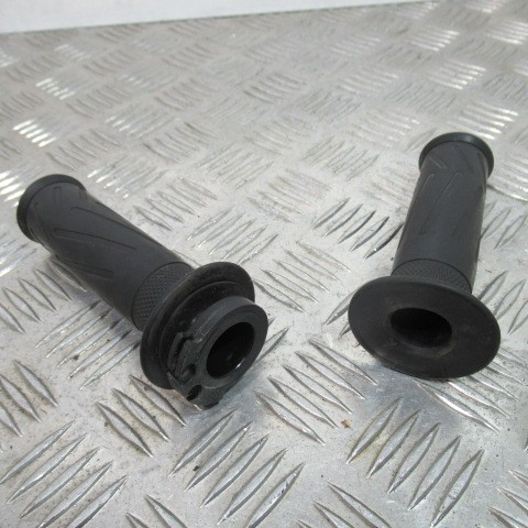 Yamaha 125 xmax - rubber, handle