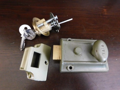 Working yale cylinder rim - a,