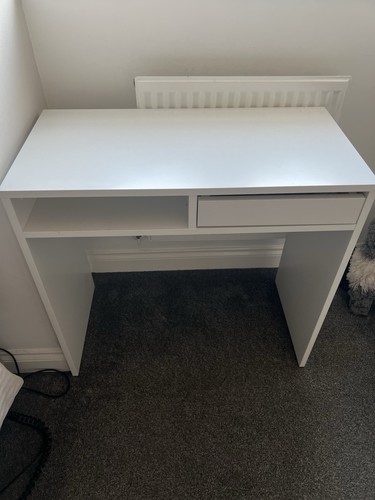 White habitat computer desk - computer,