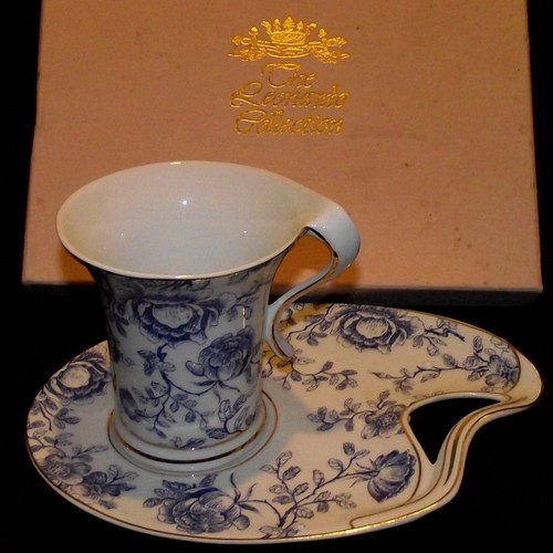 Cup and saucer set - and,