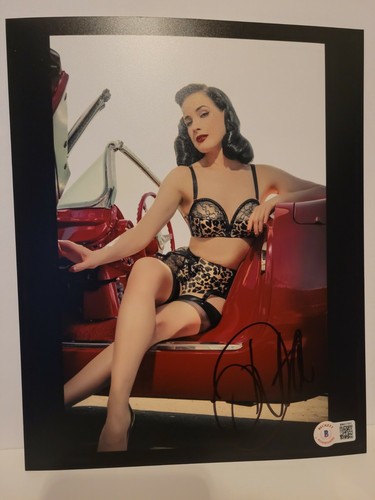 Dita von teese signed - **dita, 8x10