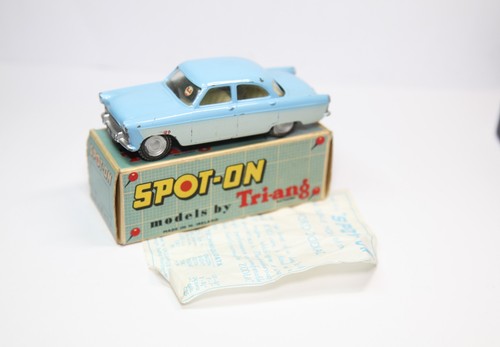 Triang spot 100 ford - on, no