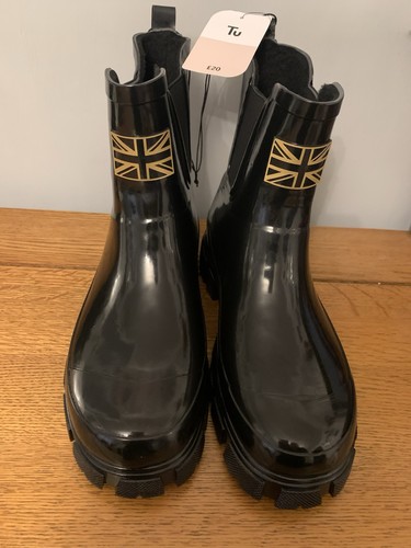 Bnwt black patent - by,