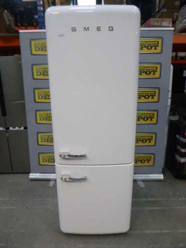 Smeg fridge freezer - smeg, white