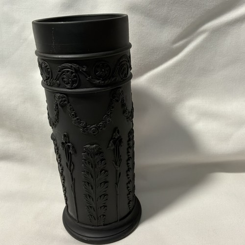 Antique wedgwood black basalt - black,