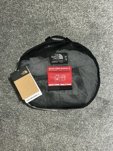 The north face base - face,