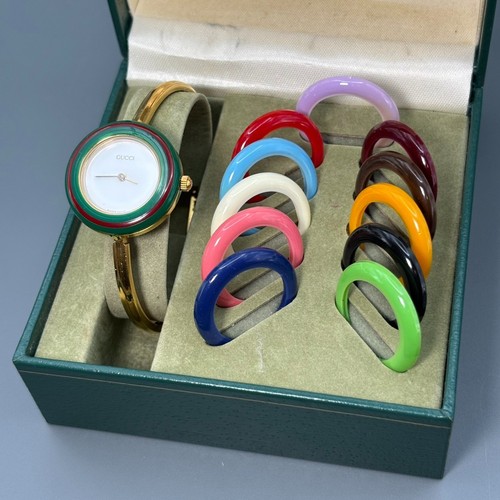 Near mint gucci change bezel - gucci,