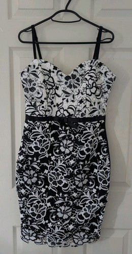 Bnwt stunning lipsy - bnwt, monochrome