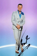 DANCING/CELEBRITY HUNTED: KAI