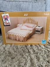 Vintage Luxury Sindy Bed 1983