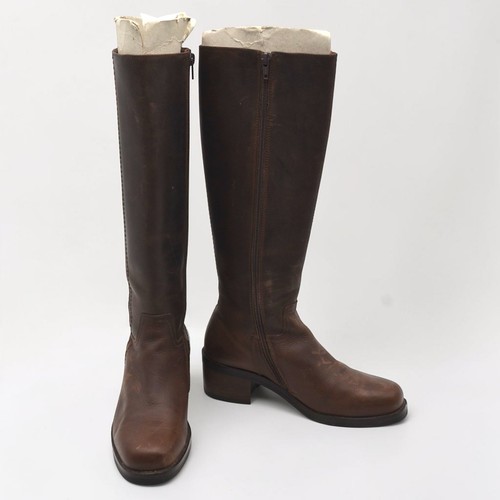 Russell bromley brown - russell, &