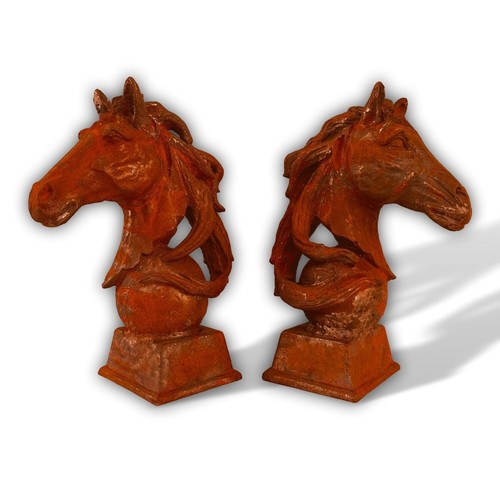 Garden pair figure - , horsehead