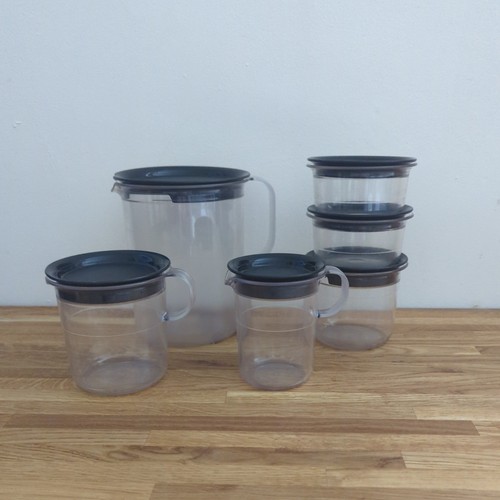Tupperware jugs - 6,