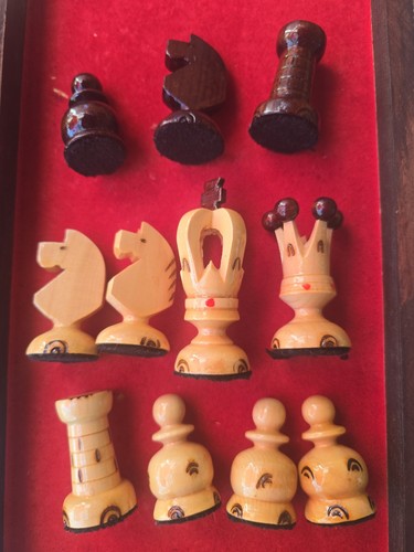 Ornate wooden chess - 11,