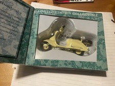 Xonex Diecast Lambretta Scooter 1:12 Scale Model Boxed