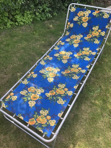 Floral sun lounger blue
