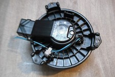 AV272700-0301     TOYOTA YARIS MK2  SUZUKI SWIFT HEATER BLOWER FAN MOTOR