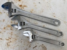 SET OF ADJUSTABLE WRENCHES