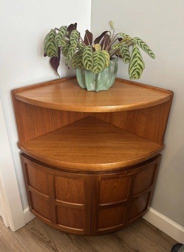 Mid century teak curved - mid, corner