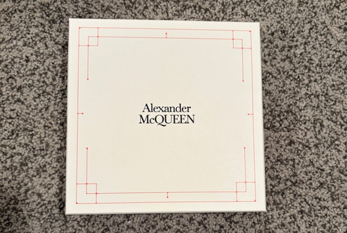 Alexander mcqueen empty gift - alexander,