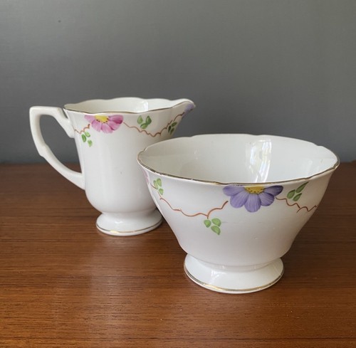 Vintage floral 1940s - vintage, milk