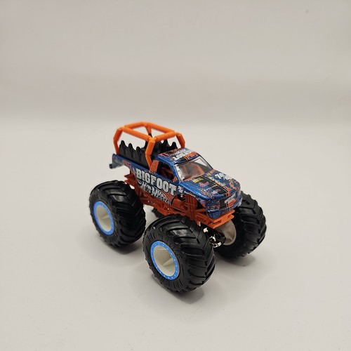 Hot wheels monster trucks - hot,