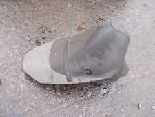 SUZUKI KATANA AY50R 2001 50CC SEAT & UNDER SEAT STORAGE BIN COMPARTMENT