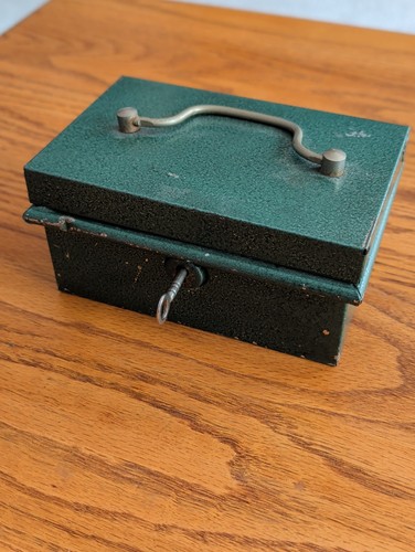 Vintage green metal - green, cash