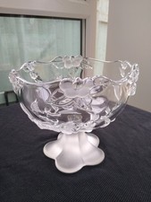 Vintage Pressed Glass Footed Pedestal Fruit Bon Bon Dish Raised Flower Decoratio