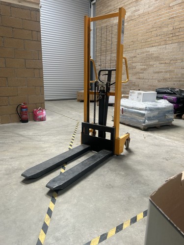 Pallet stacker manual - pallet,