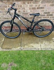 GIANT  Boulder Mountain Bike