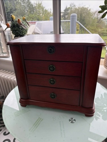 Large vintage wooden jewellery - wooden,